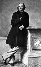 MUS00001_12OFFENB.JPG