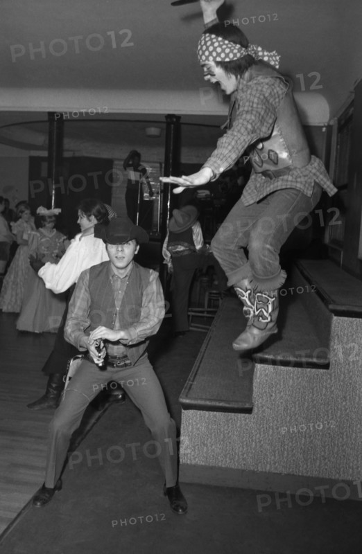Fancy-dress party at the Golf-Drouot, 1964