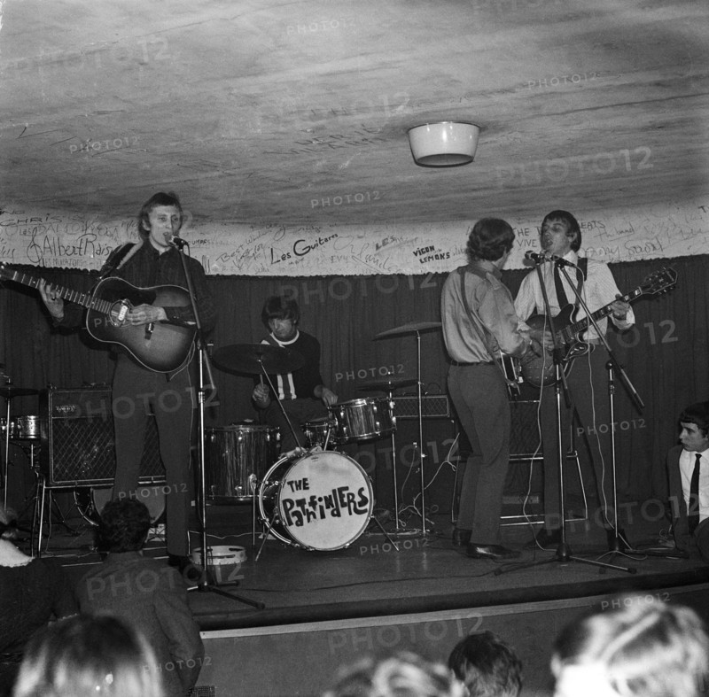 Rock band performing at the Golf-Drouot, 1964