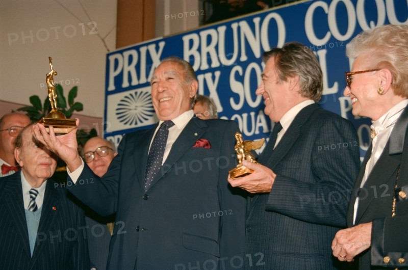Anthony Quinn, François Périer and Paulette Coquatrix