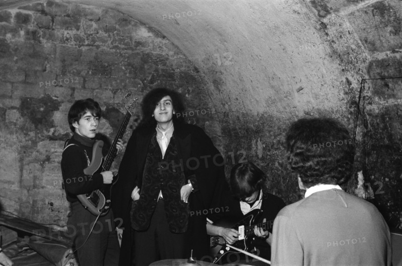 Hector and the French rock band Les Tarés, 1964