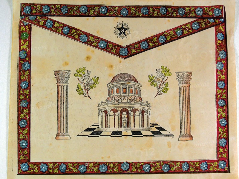 Apron of the Scottish Master, "Temple" design by an embroiderer