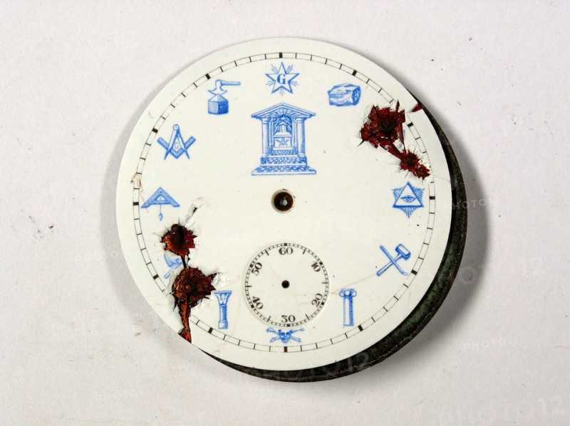 Enamelled dial.