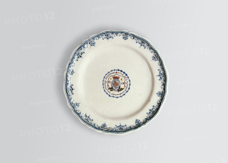 Assiette en faïence.