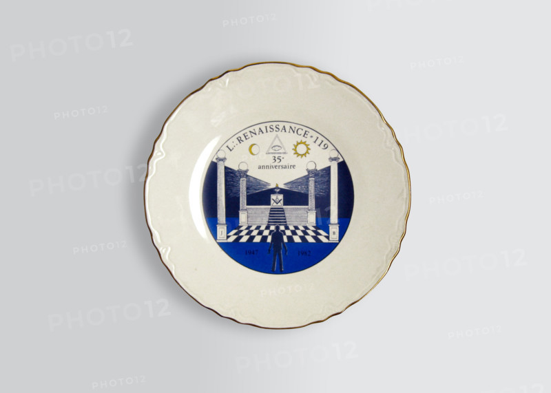 Faience plate with Masonic decoration.