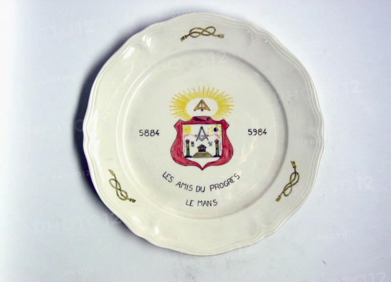 Faience plate with Masonic decoration.