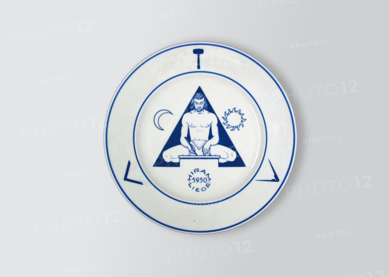 Faience plate with Masonic decoration.