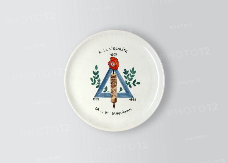 Faience plate with Masonic decoration.