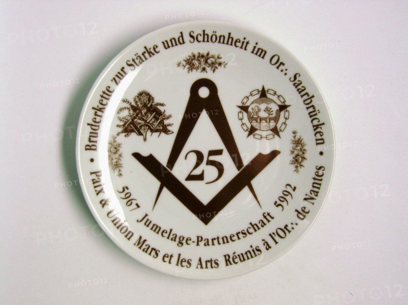 Faience plate with Masonic decoration.