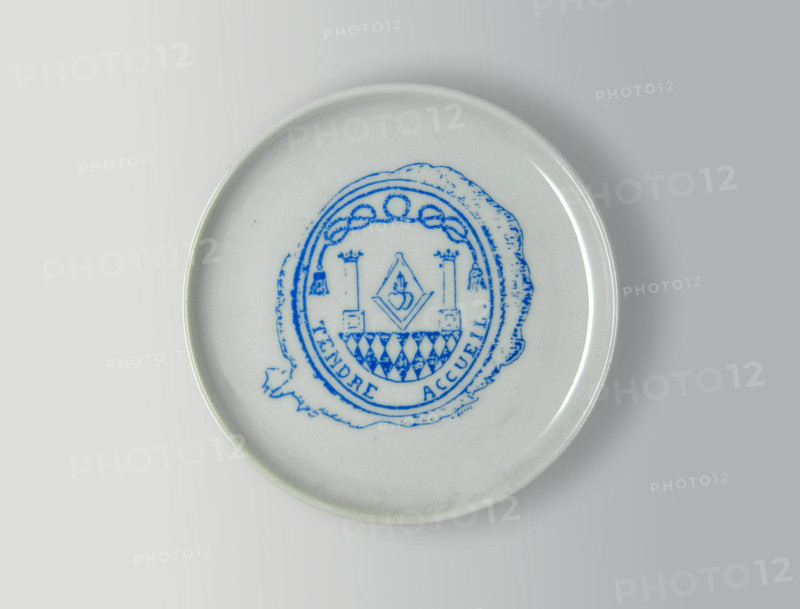 Porcelain dish.