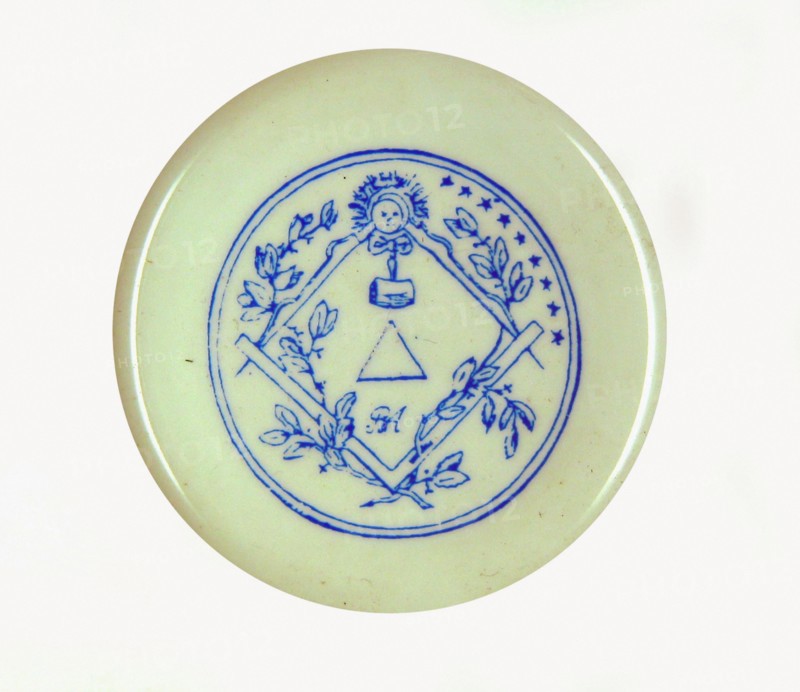 Coupelle en porcelaine.