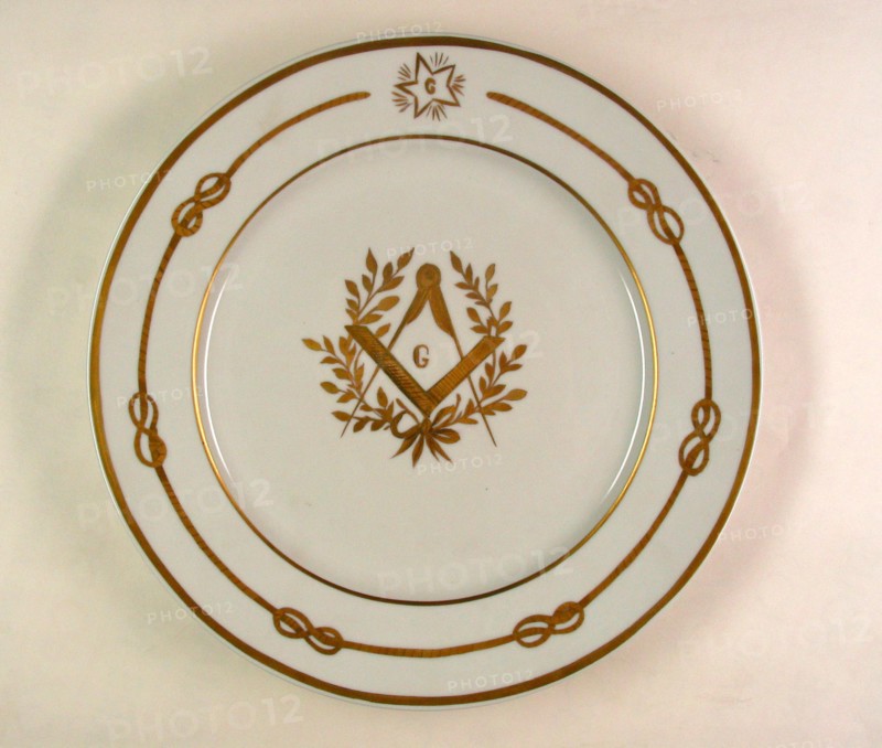 Assiette en porcelaine.