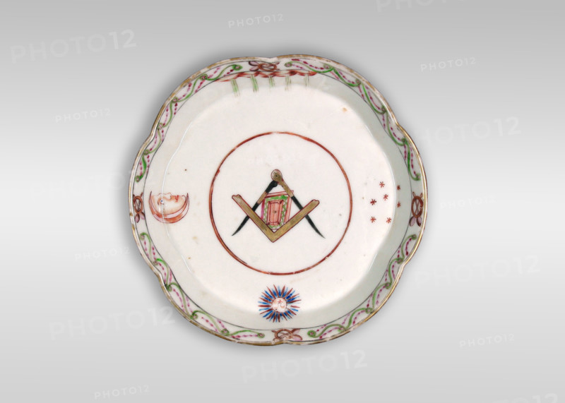 Porcelain dish