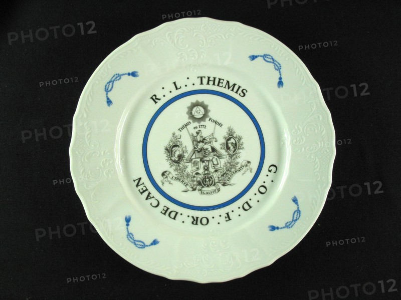 Porcelain plate.