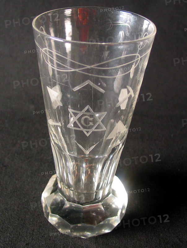 Verre anglais « firing glass » à décors maçonniques