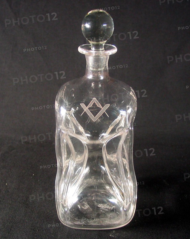 Carafe pincée à équerre/compas