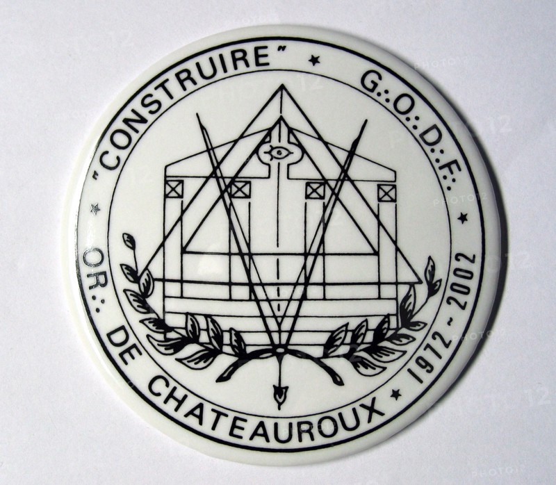 Jeton en porcelaine à décors maçonniques