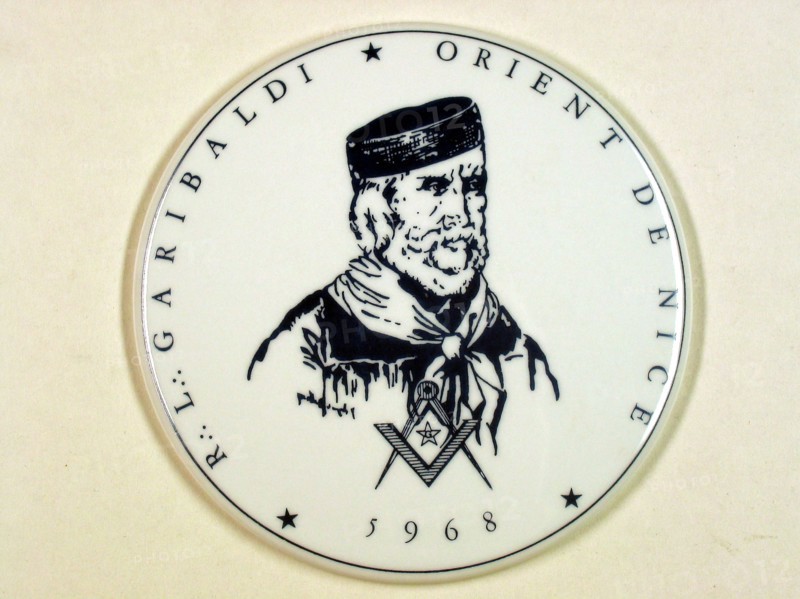 Jeton en porcelaine à décors maçonniques