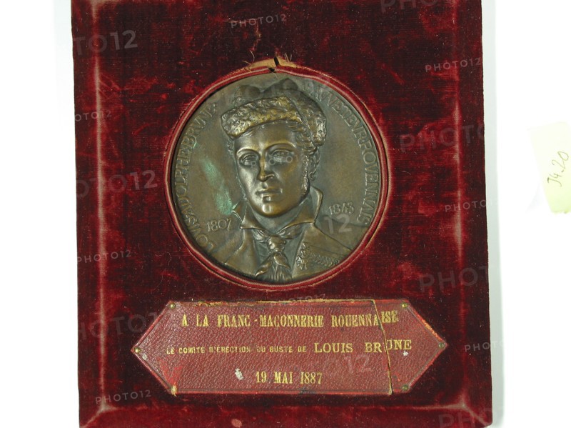 Medallion for the erection of a bust of Louis Brune.