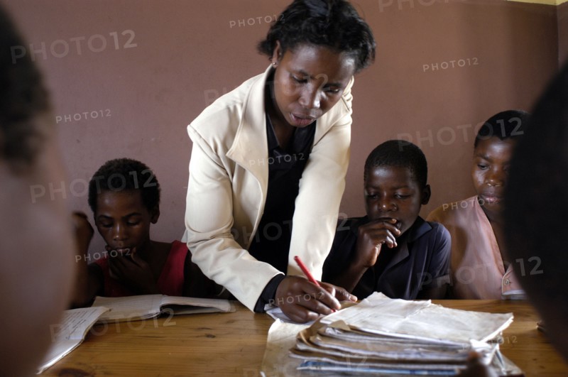 Institutrice swazie en classe, 2004