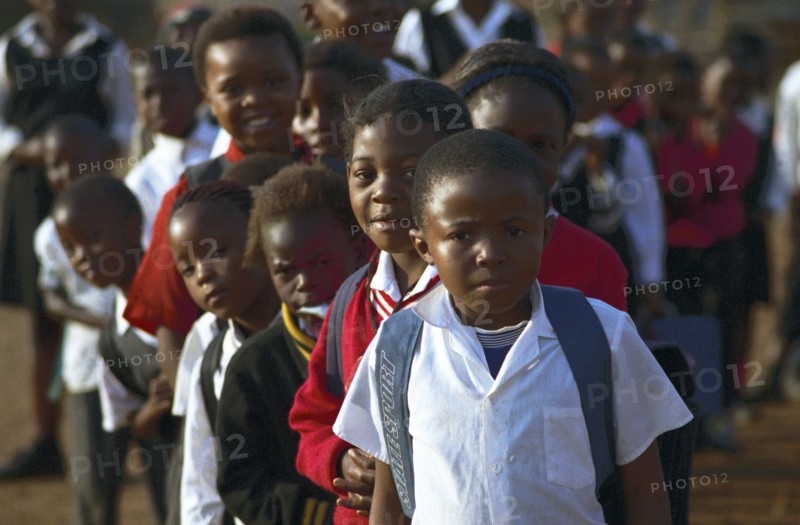 Ecoliers africains en rang
