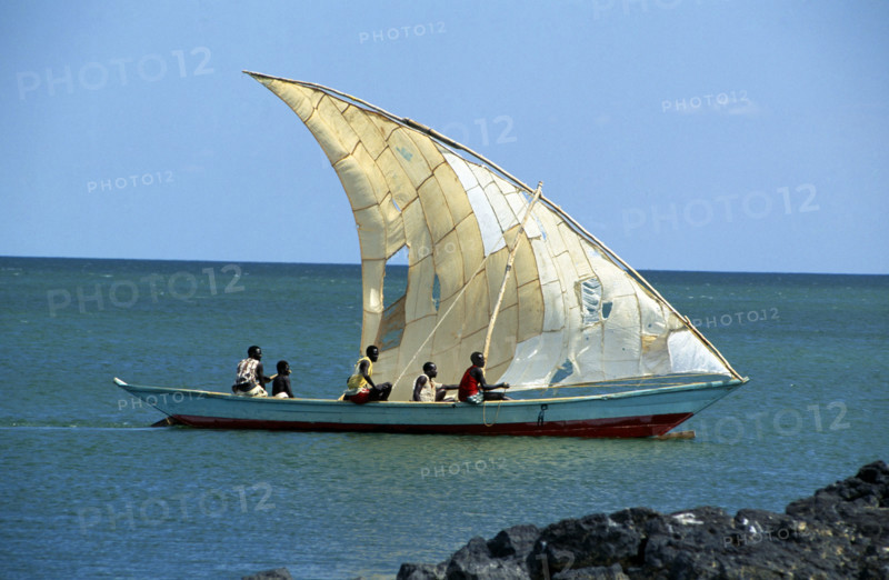 DHOUW, LAKE TURKANA, KENYA