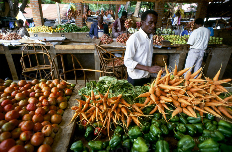 VEGETABLE STALL IN MARKET, MALAWI