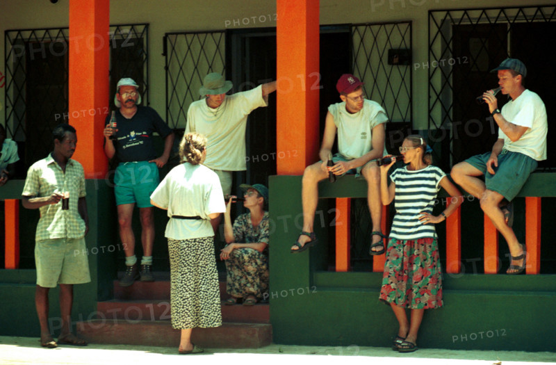 Ponta D'Ouro, Maputo Province, Mozambique, 12/997
day-tripper, excursionist, globetrotter, jet-setter, journeyer, sightseer, traveler, tripper, vacationist, visitor, voyager, cokem cocacola, coca-cola, drink, heat, shop, shops, store, stores, cafe, cafes, tourist