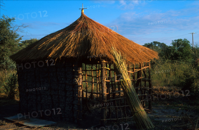thatching a home