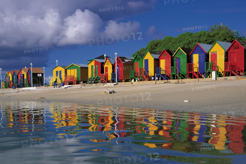 COLOURFUL CHANGING BOOTHS