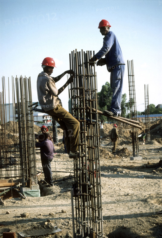 Steel Fixers
\n