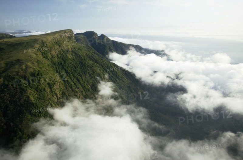 Vue aérienne des montagnes de Drakensberg et de la falaise de Mpumalanga, Afrique du Sud