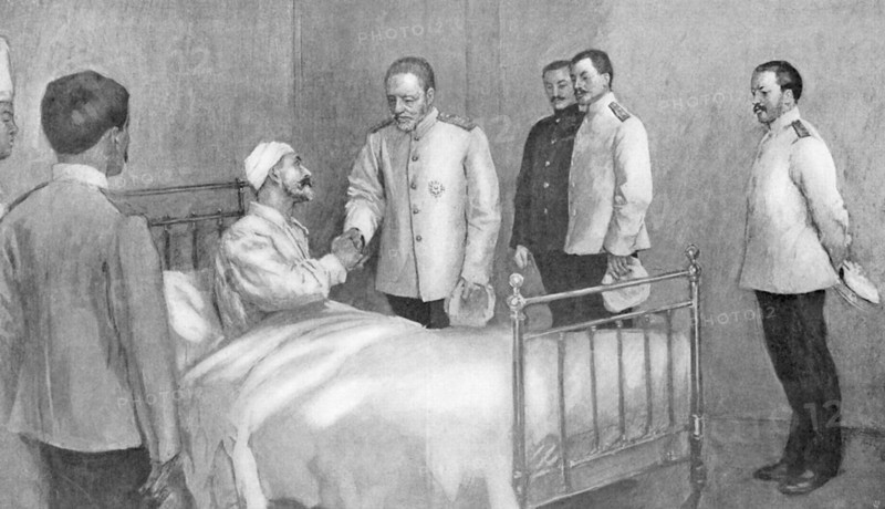 L' Amiral Togo, vainqueur de la Bataille de la mer du Japon rend visite au vaincu, l'Amiral russe Rodjestvensky à l'hôpital