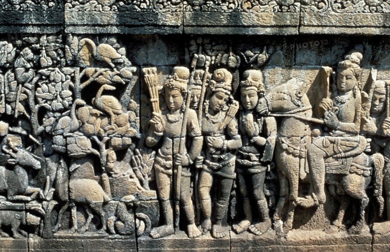 Java - Borobudur.  Stupa (door)