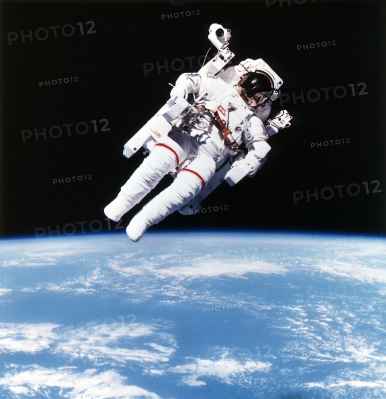 Photograph showing the US Astronaut Bruce McCandless on Mission 41-B on extravehicular space movement
