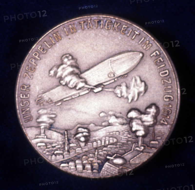 Revers de médaille gravé en l'honneur du comte Ferdinand von Zeppelin