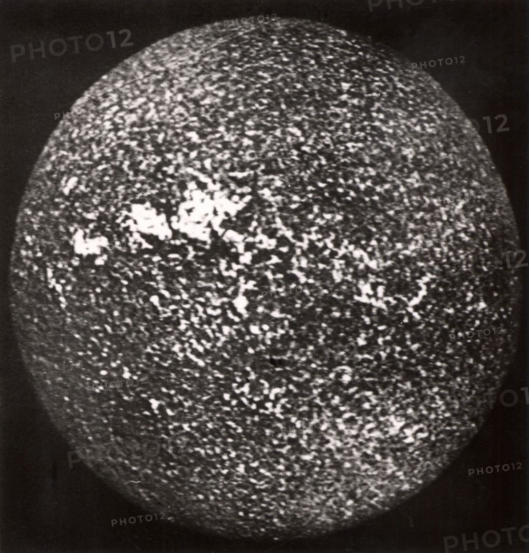 The sun photographed in hydrogen light