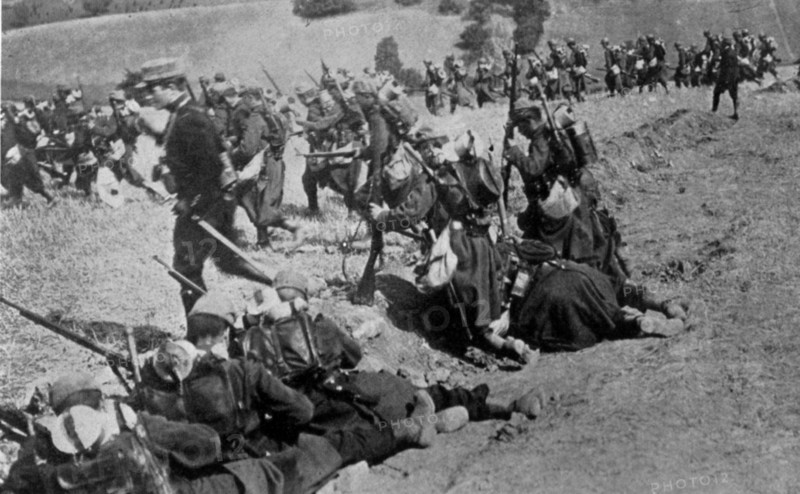 French infantry on manoeuvres carrying full field kit