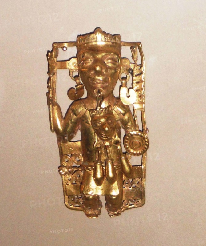 Gold pendant