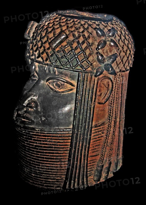 Cast bronze head of an Oba