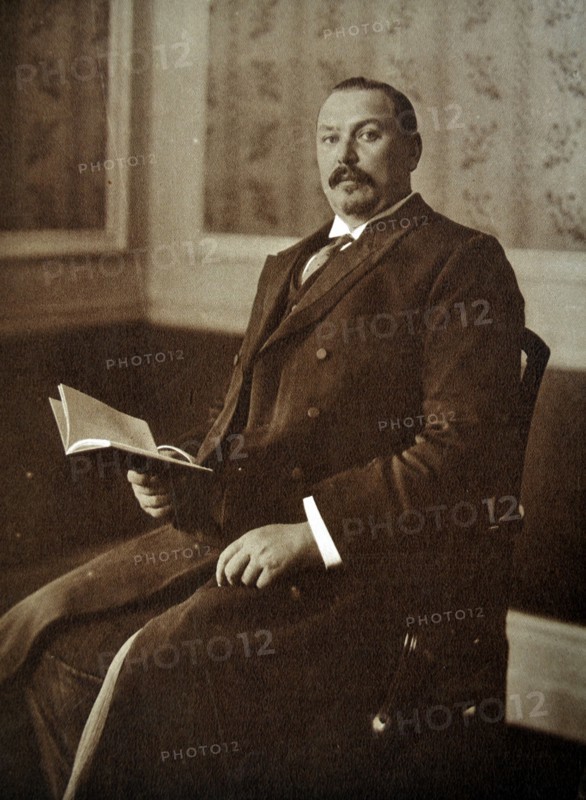 General the Right Honourable Louis Botha (1862-1919).