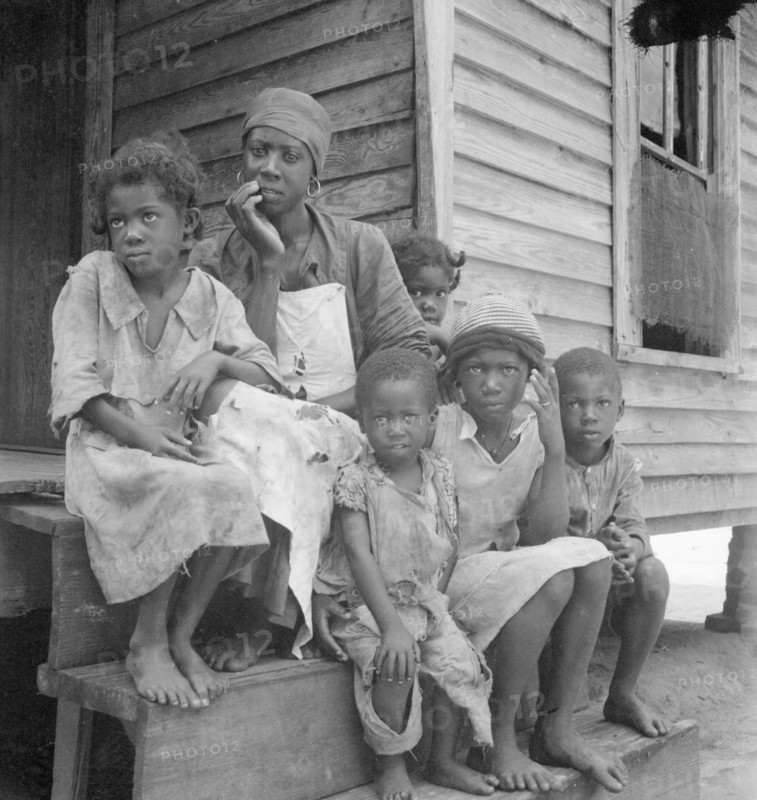 Turpentine worker's family near Cordele, 1936