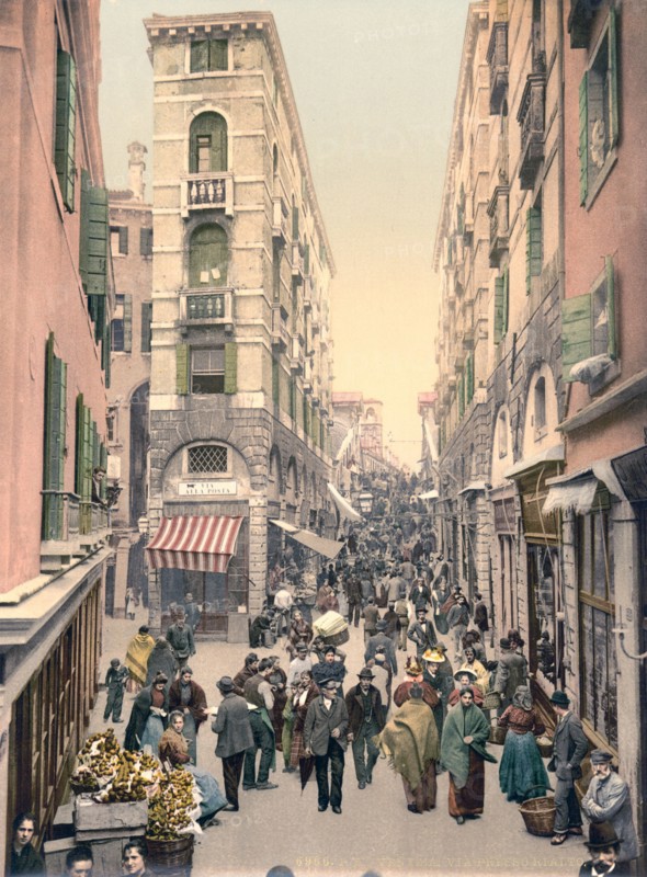 Street near the Rialto bridge, 1890-1900