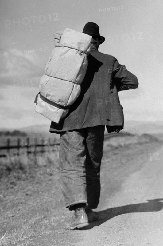 Migrant worker on California highway, 1938