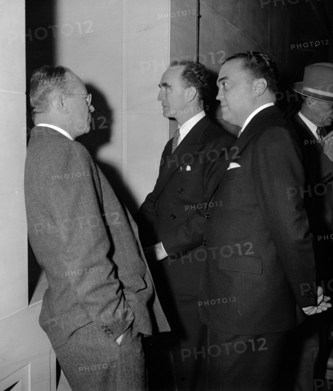 Attorney General and FBI head arrive at U.S. Attorneys Conference, 1939