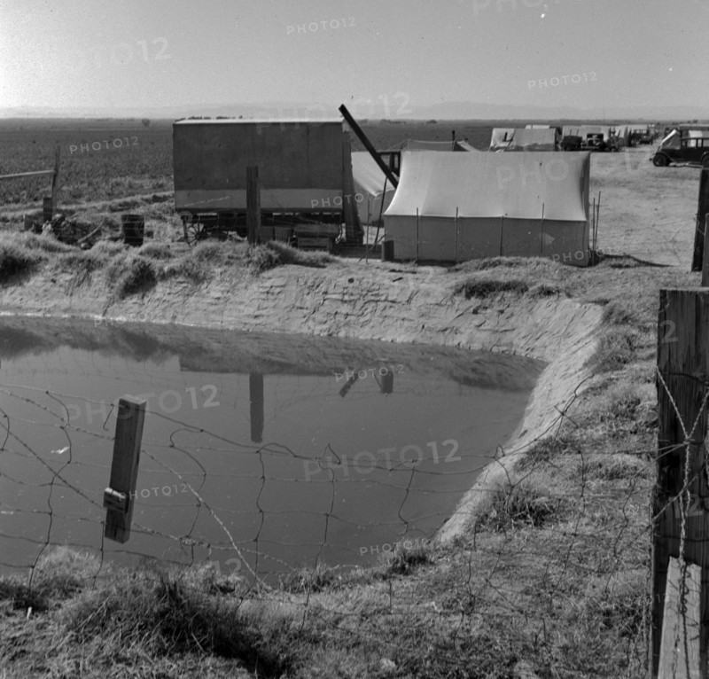 Ditch bank camp for migrant agricultural workers, 1937