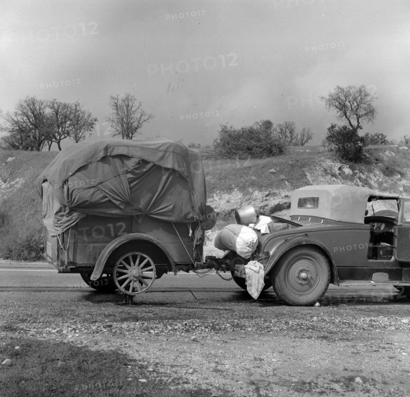 An oil worker builds himself a trailer and takes to the road, 1936