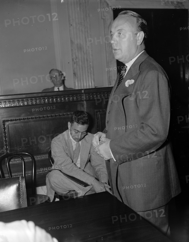 Harvey Wilson delivering a speech, 1937