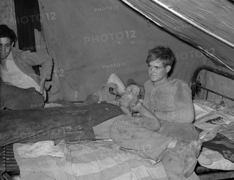 white migrant child in tent home near Harlingen, Texas 19390101