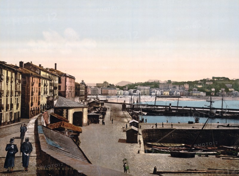 Colour photomechanical print of the Sans Sebastián harbour